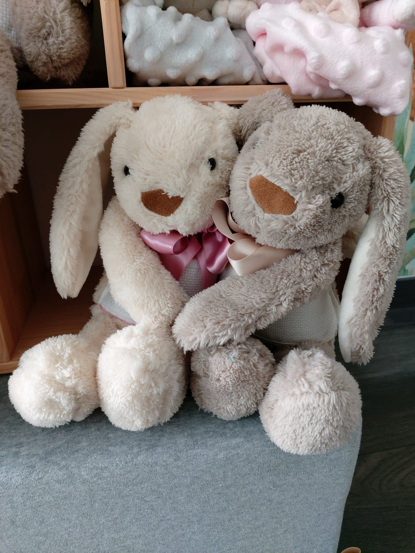 Doudou Lapin beige 28cm - ruban rose foncé