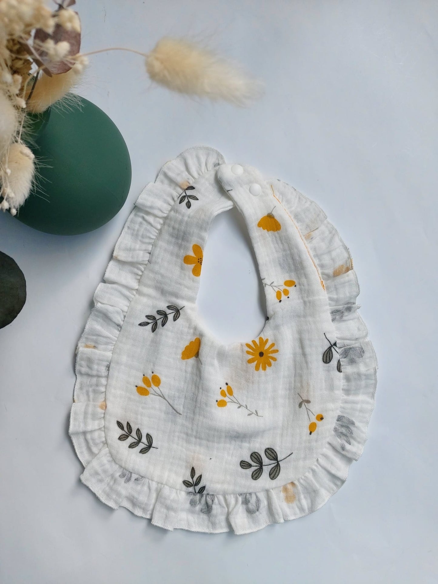 Bavoir à volants - Fleurs jaunes