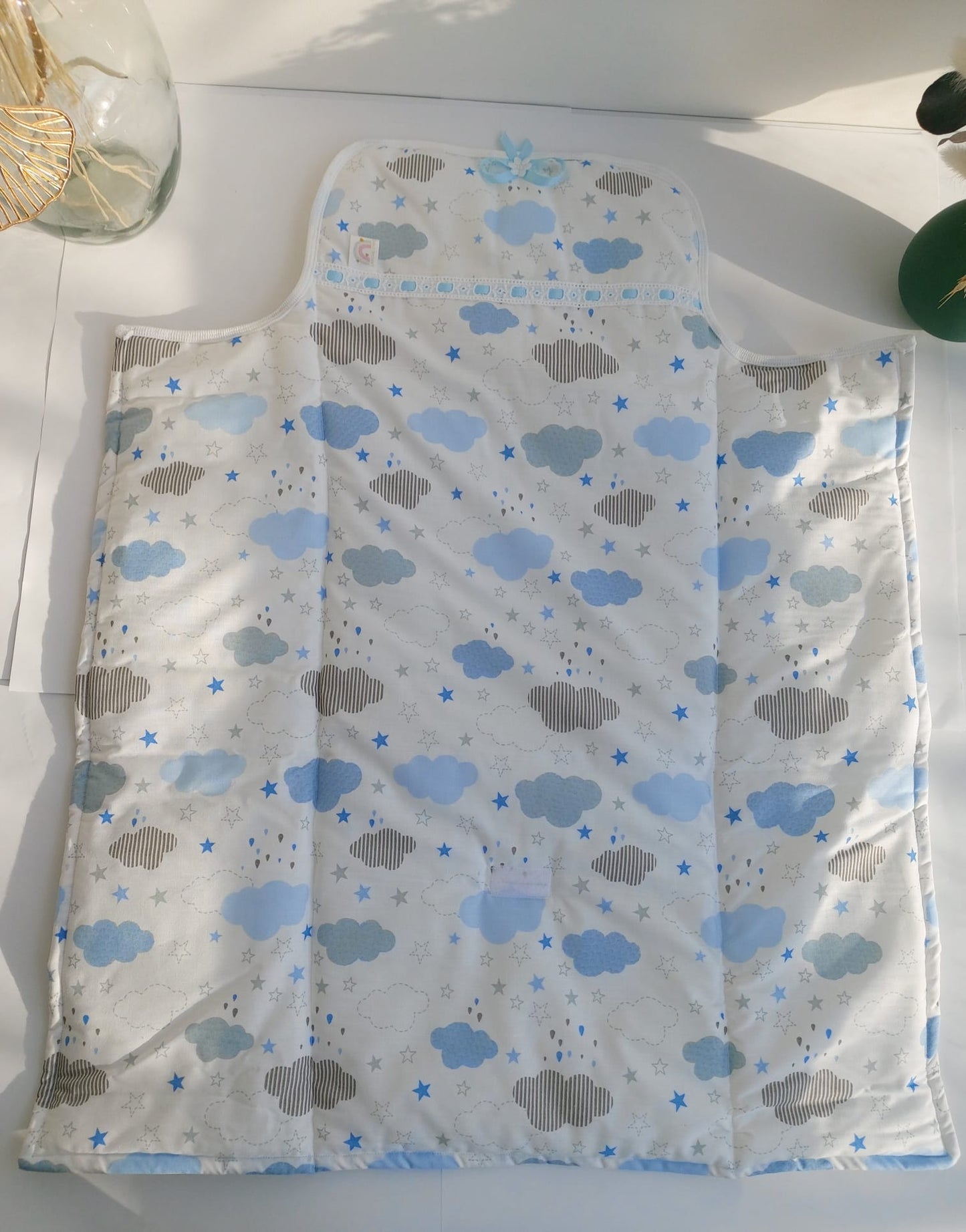 Matelas à langer nomade - Nuages bleu