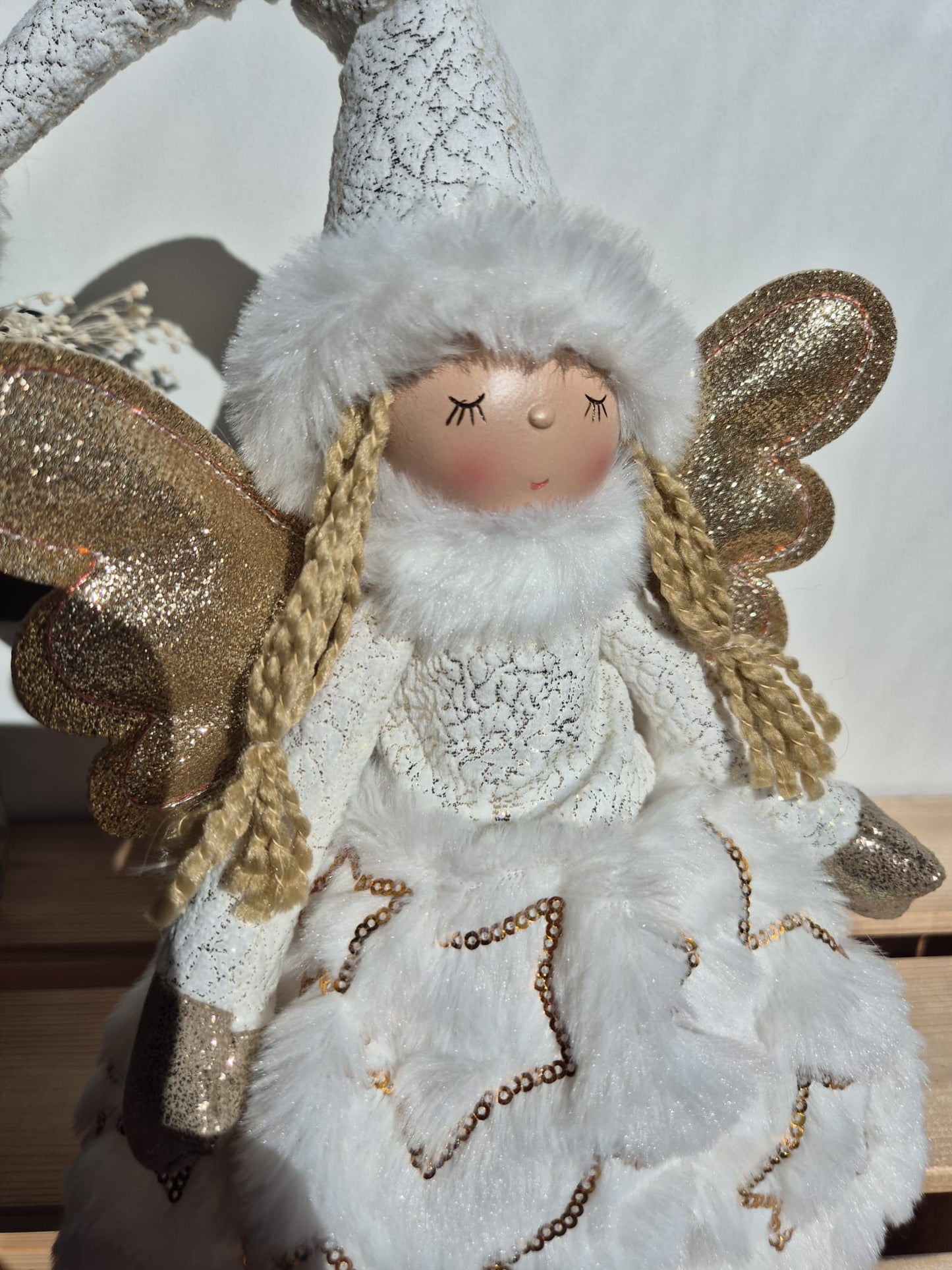 Poupée Jade assise - Blanche velours étoiles