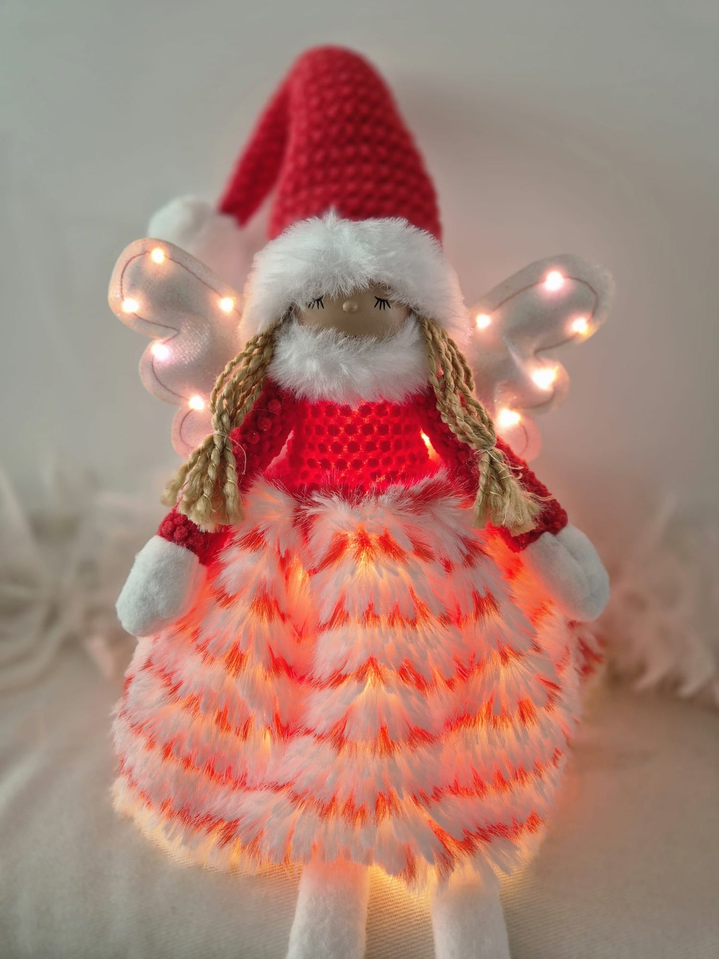 Poupée Jade assise - Rouge tricot